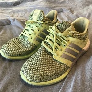 Adidas women’s size 8